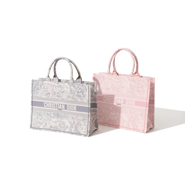 ¥620 【Dior】⭐⭐M12⭐86 尺寸 41* 18 * 35cm 北北